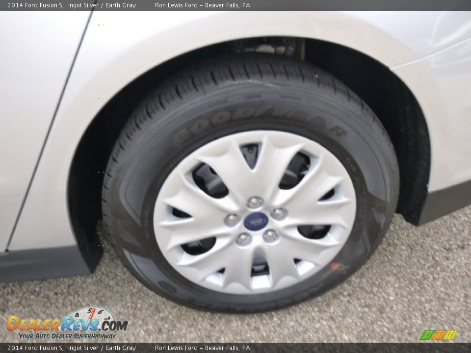 2014 Ford Fusion S Ingot Silver / Earth Gray Photo #9