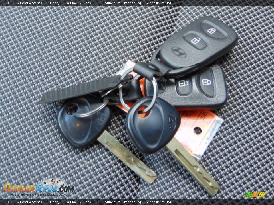 2012 Hyundai Accent GS 5 Door Ultra Black / Black Photo #23