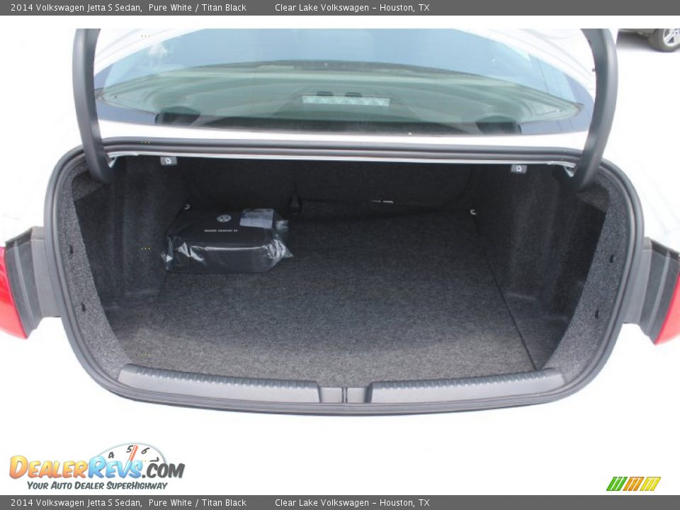 2014 Volkswagen Jetta S Sedan Pure White / Titan Black Photo #22