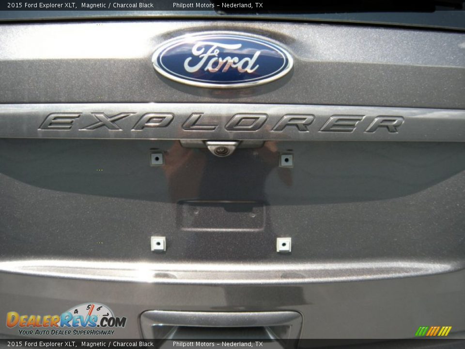 2015 Ford Explorer XLT Magnetic / Charcoal Black Photo #14