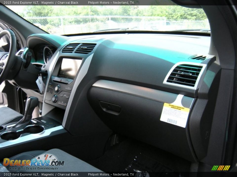 2015 Ford Explorer XLT Magnetic / Charcoal Black Photo #17