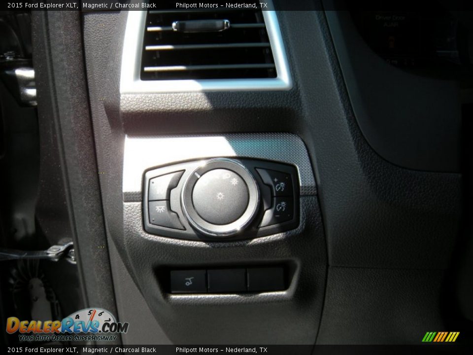 2015 Ford Explorer XLT Magnetic / Charcoal Black Photo #35