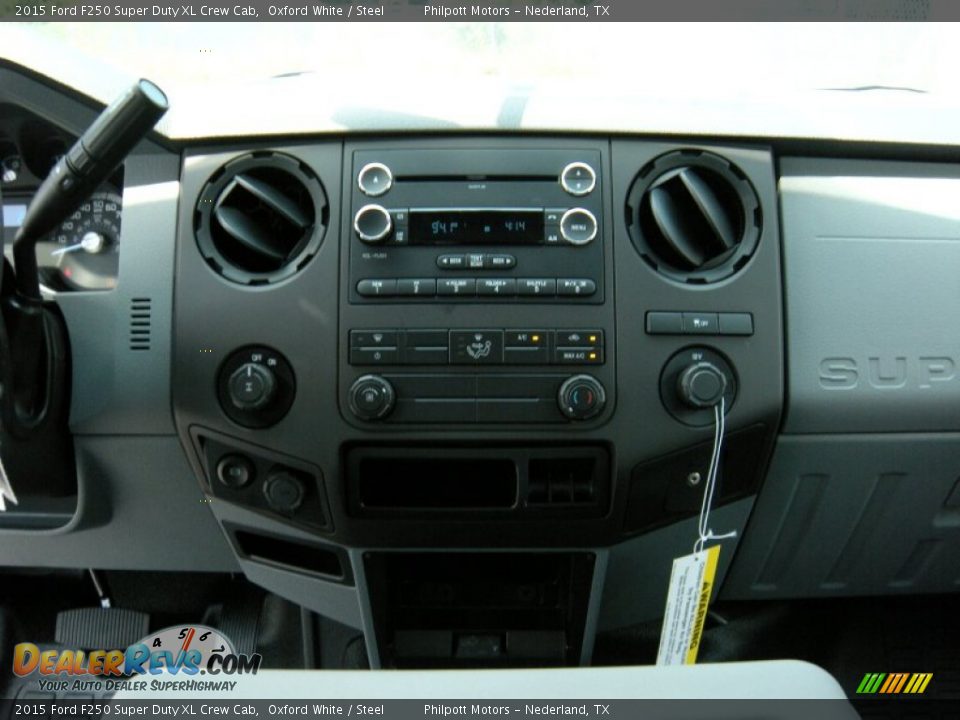 Controls of 2015 Ford F250 Super Duty XL Crew Cab Photo #27