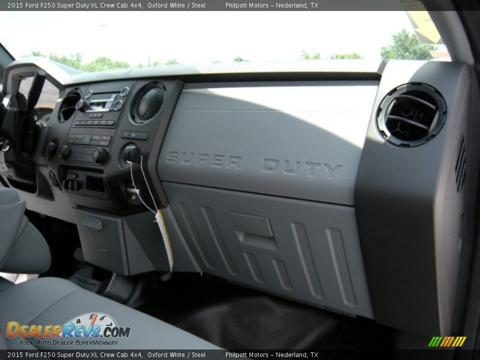 2015 Ford F250 Super Duty XL Crew Cab 4x4 Oxford White / Steel Photo #19