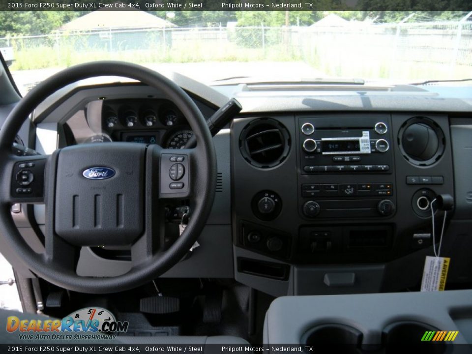2015 Ford F250 Super Duty XL Crew Cab 4x4 Oxford White / Steel Photo #27