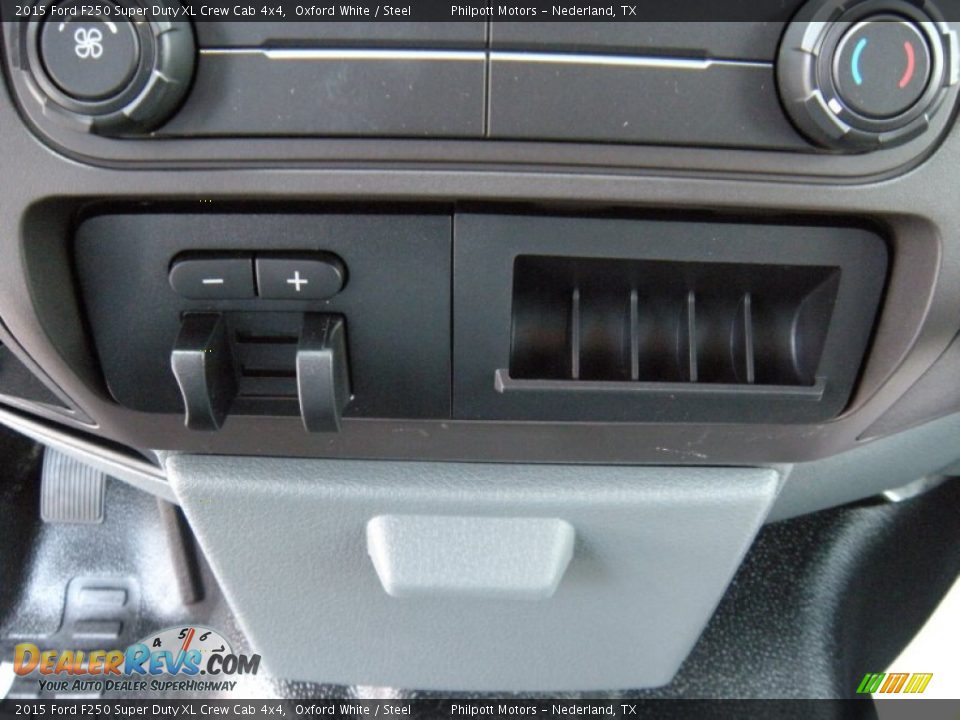2015 Ford F250 Super Duty XL Crew Cab 4x4 Oxford White / Steel Photo #31