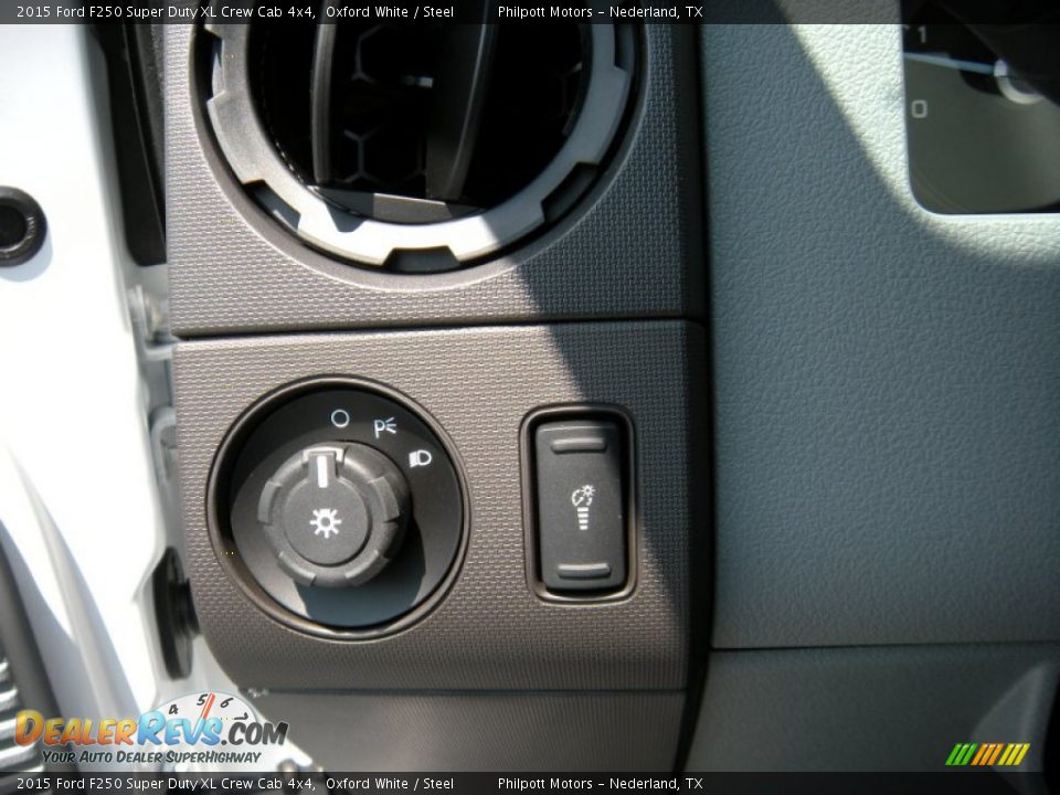 2015 Ford F250 Super Duty XL Crew Cab 4x4 Oxford White / Steel Photo #36