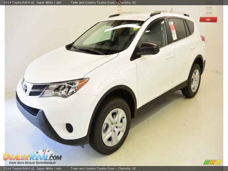 2014 Toyota RAV4 LE Super White / Ash Photo #3