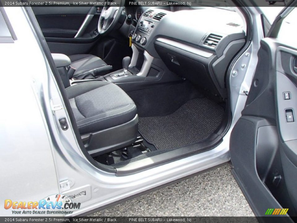 2014 Subaru Forester 2.5i Premium Ice Silver Metallic / Black Photo #10