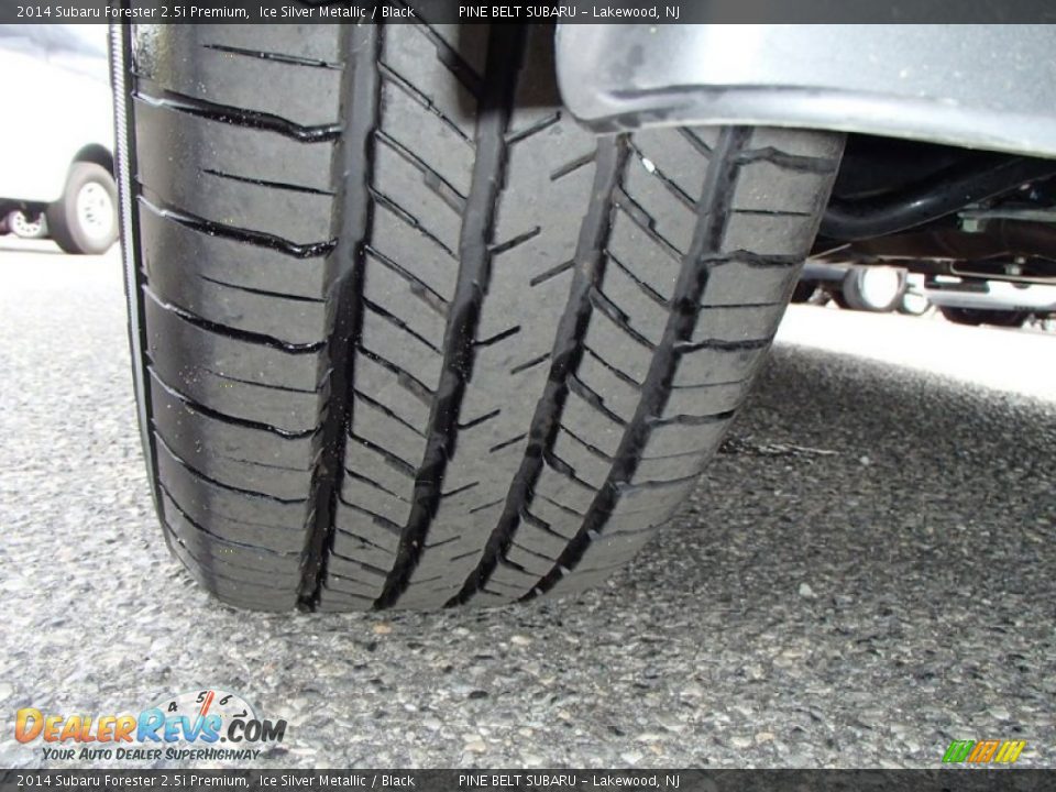 2014 Subaru Forester 2.5i Premium Ice Silver Metallic / Black Photo #28