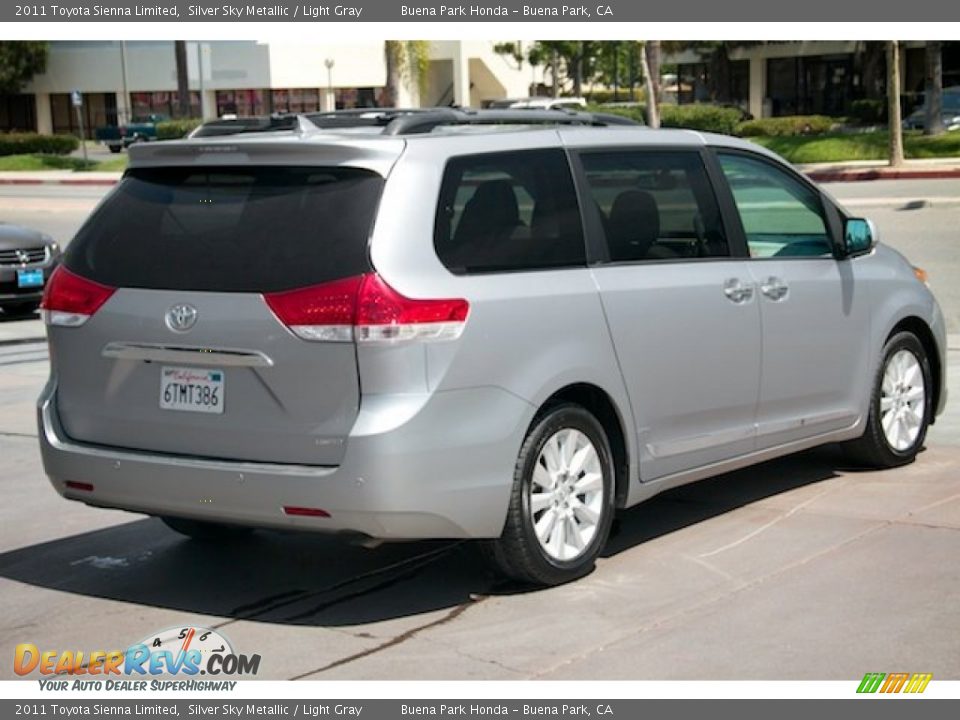 2011 Toyota Sienna Limited Silver Sky Metallic / Light Gray Photo #12