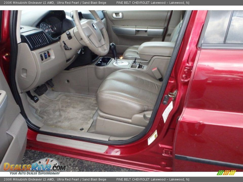 2006 Mitsubishi Endeavor LS AWD Ultra Red Pearl / Sand Blast Beige Photo #10