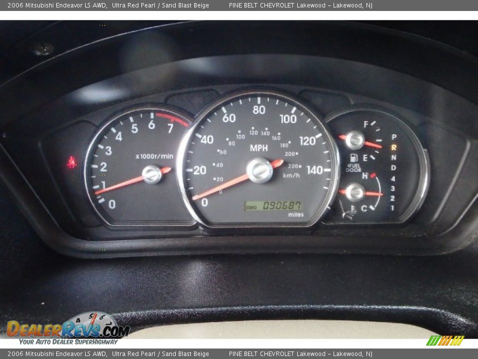 2006 Mitsubishi Endeavor LS AWD Ultra Red Pearl / Sand Blast Beige Photo #17