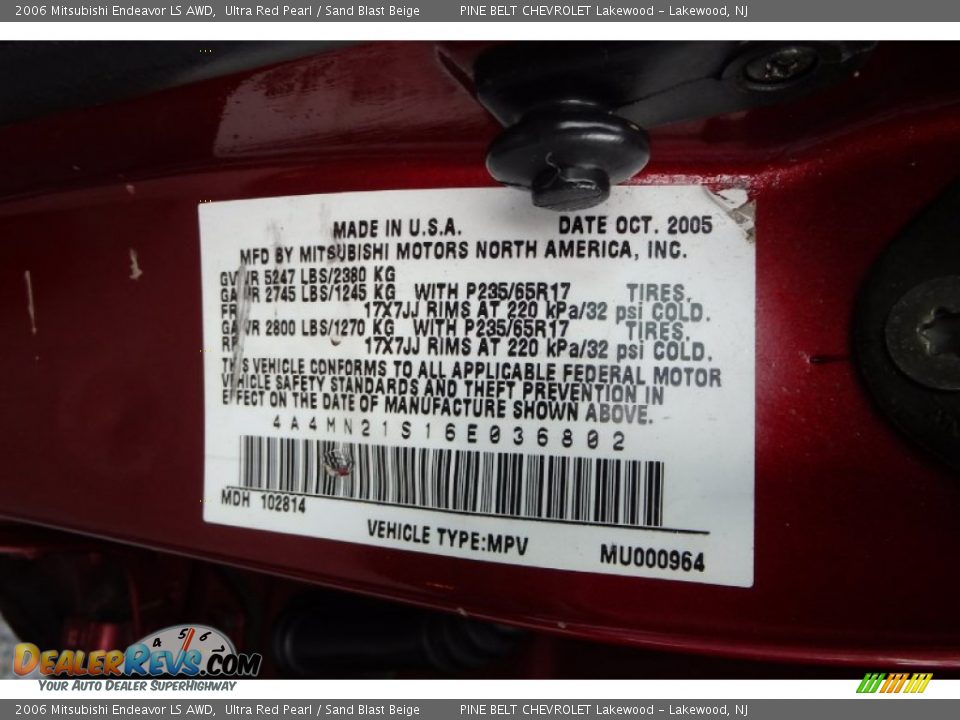 2006 Mitsubishi Endeavor LS AWD Ultra Red Pearl / Sand Blast Beige Photo #27