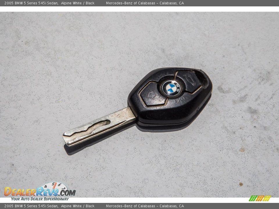 Keys of 2005 BMW 5 Series 545i Sedan Photo #11