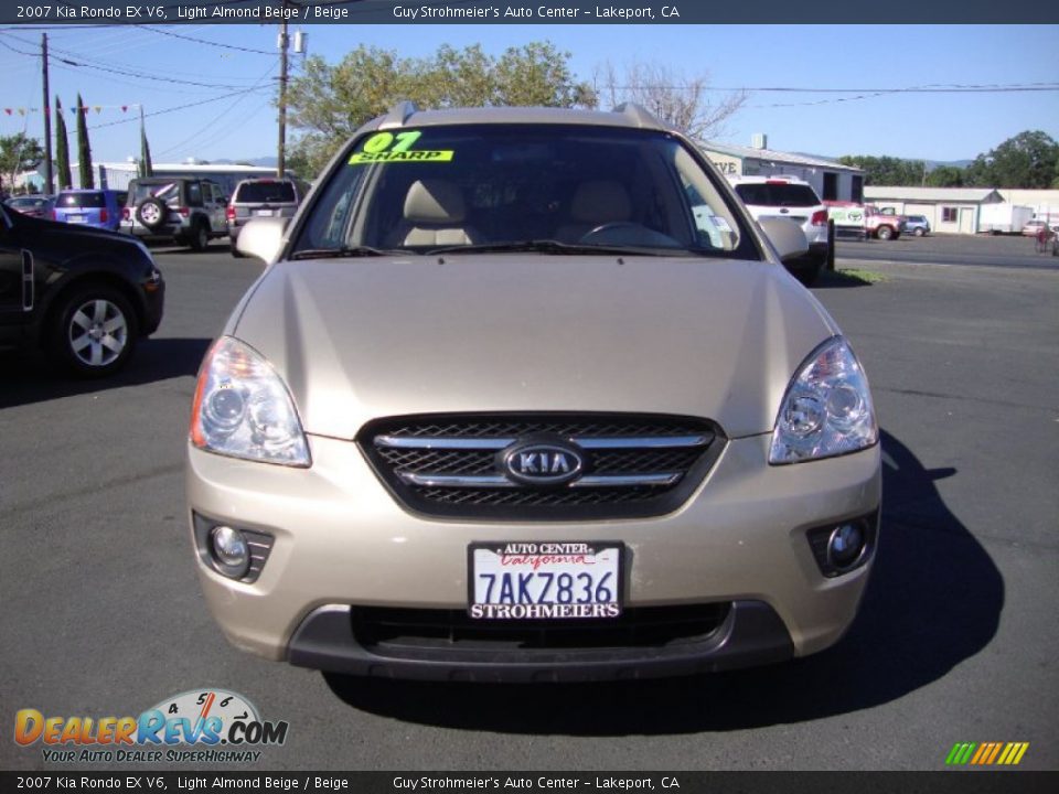 2007 Kia Rondo EX V6 Light Almond Beige / Beige Photo #2