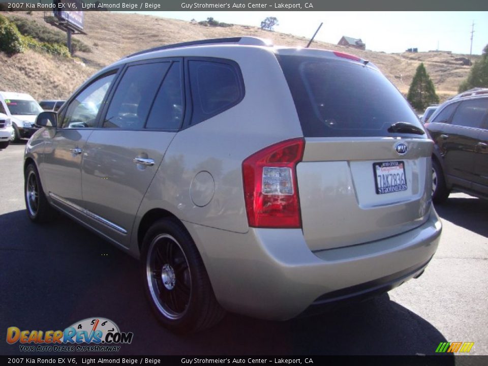 2007 Kia Rondo EX V6 Light Almond Beige / Beige Photo #5