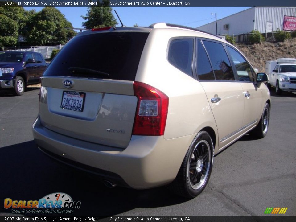 2007 Kia Rondo EX V6 Light Almond Beige / Beige Photo #7