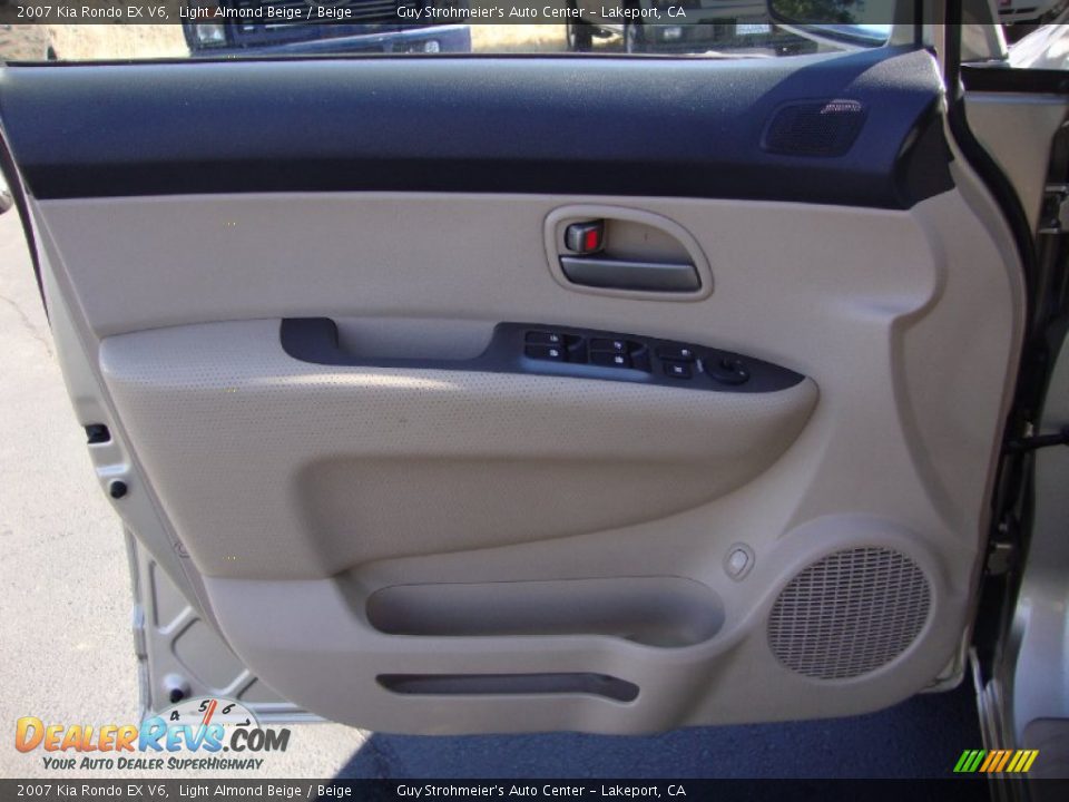 2007 Kia Rondo EX V6 Light Almond Beige / Beige Photo #9