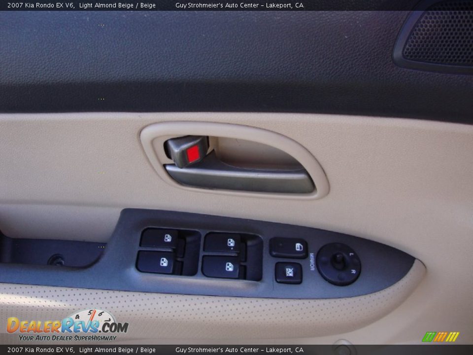2007 Kia Rondo EX V6 Light Almond Beige / Beige Photo #10