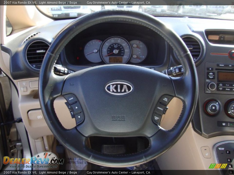 2007 Kia Rondo EX V6 Light Almond Beige / Beige Photo #13