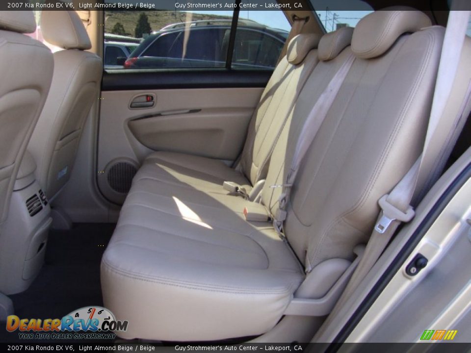 2007 Kia Rondo EX V6 Light Almond Beige / Beige Photo #22