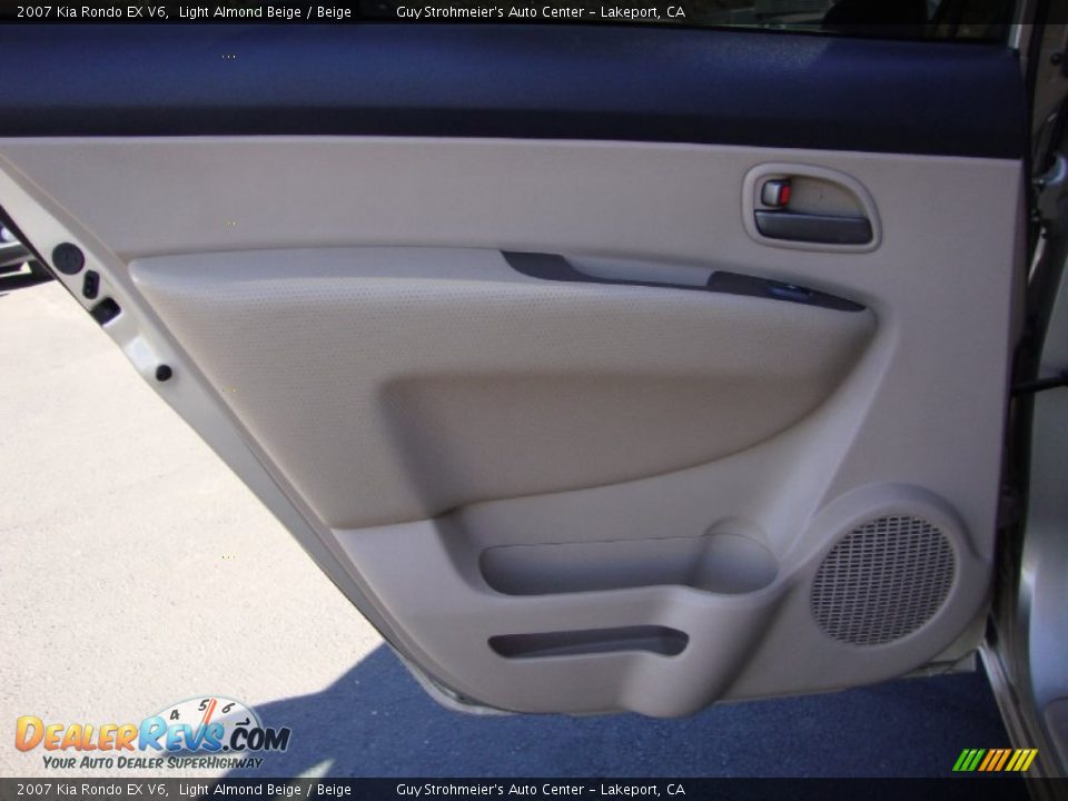 2007 Kia Rondo EX V6 Light Almond Beige / Beige Photo #23