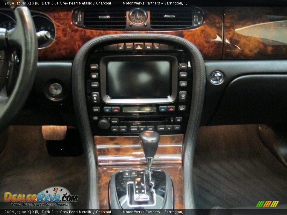 Controls of 2004 Jaguar XJ XJR Photo #29