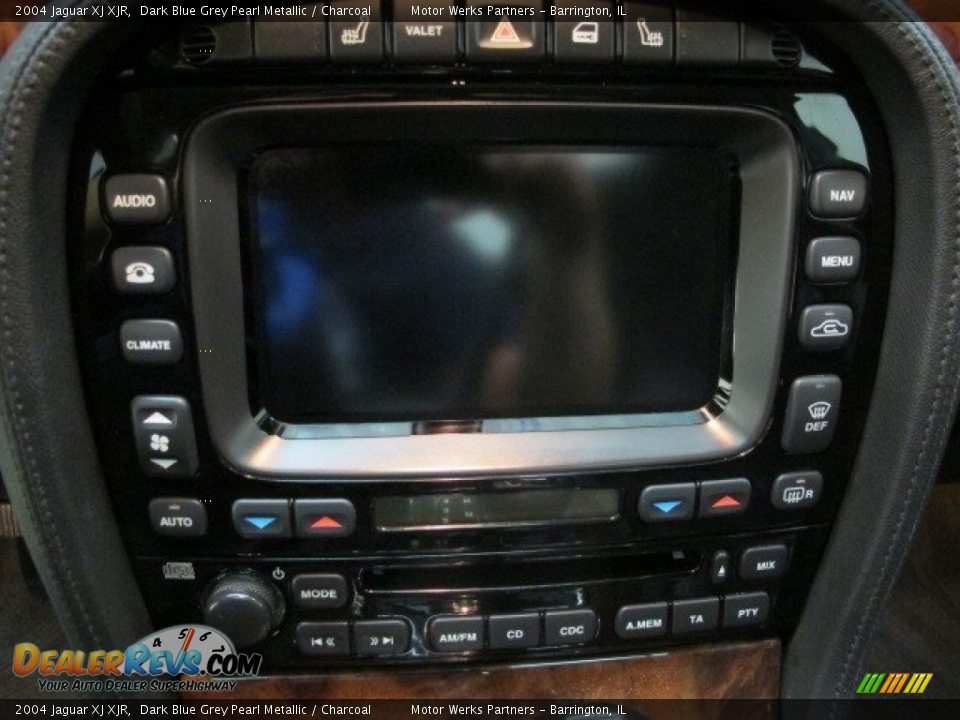 Controls of 2004 Jaguar XJ XJR Photo #31