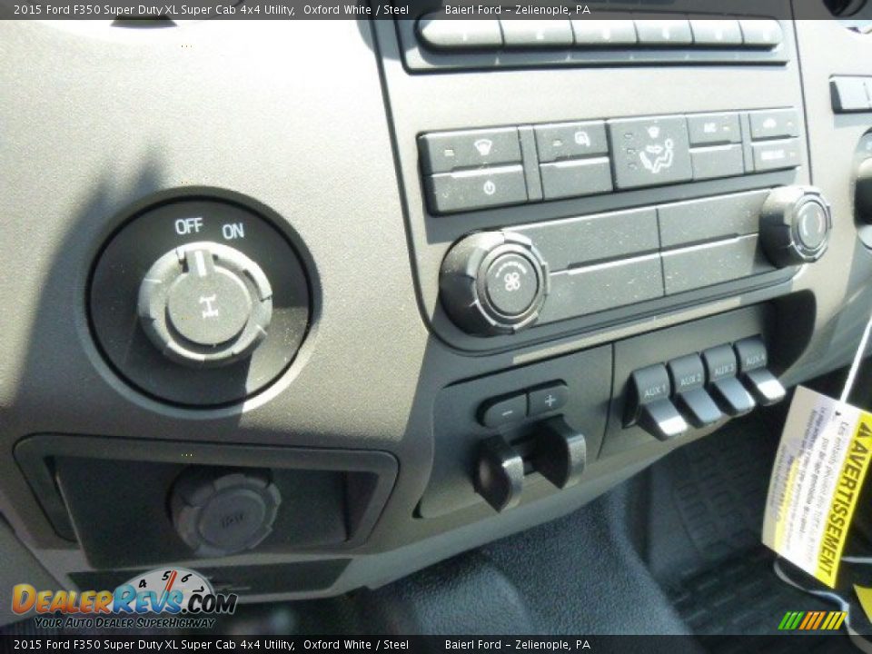 2015 Ford F350 Super Duty XL Super Cab 4x4 Utility Oxford White / Steel Photo #18