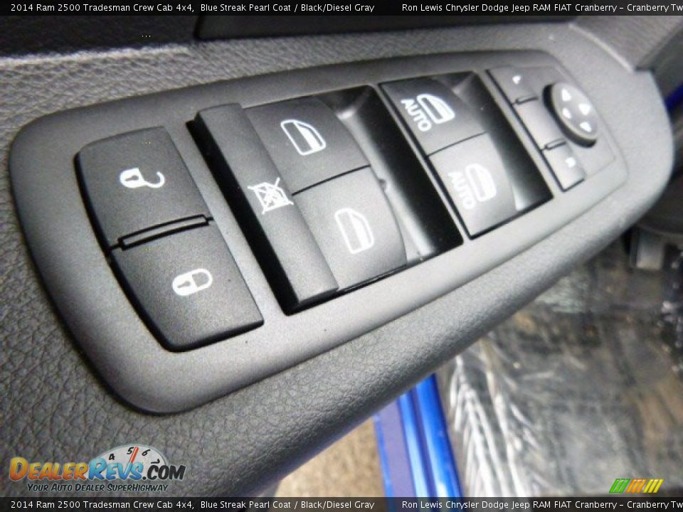 2014 Ram 2500 Tradesman Crew Cab 4x4 Blue Streak Pearl Coat / Black/Diesel Gray Photo #15