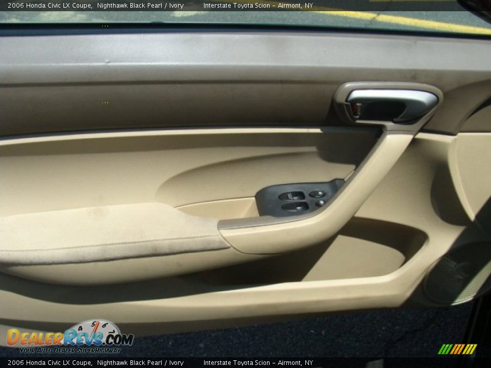 2006 Honda Civic LX Coupe Nighthawk Black Pearl / Ivory Photo #7