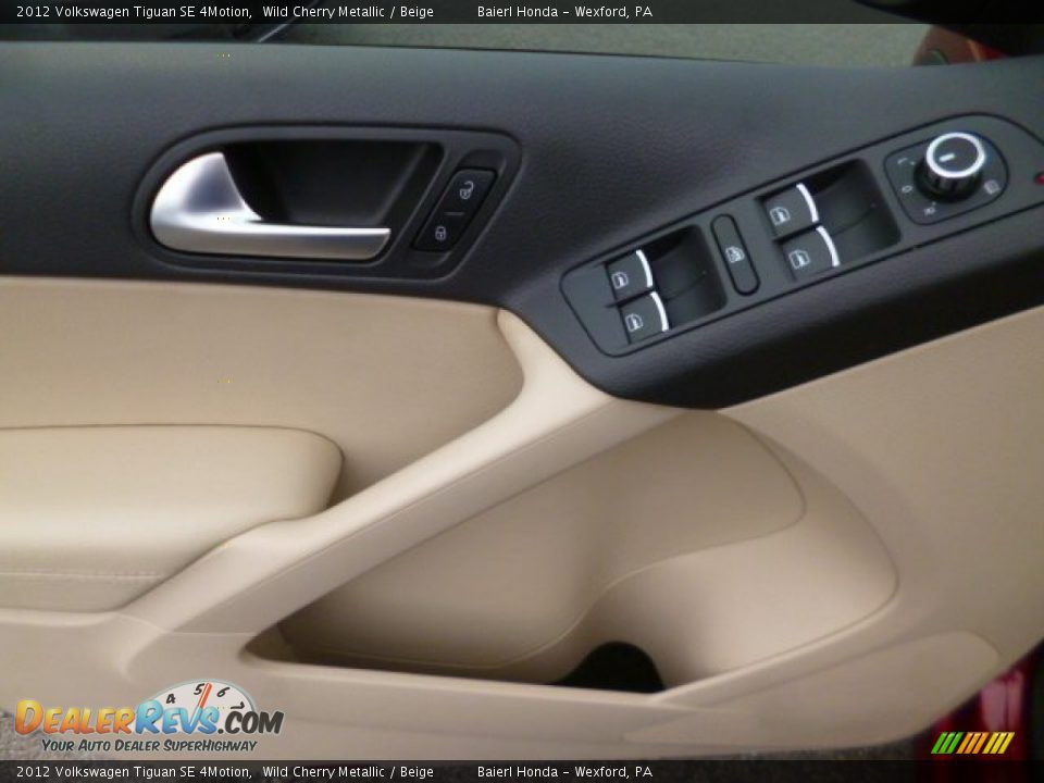 Door Panel of 2012 Volkswagen Tiguan SE 4Motion Photo #17