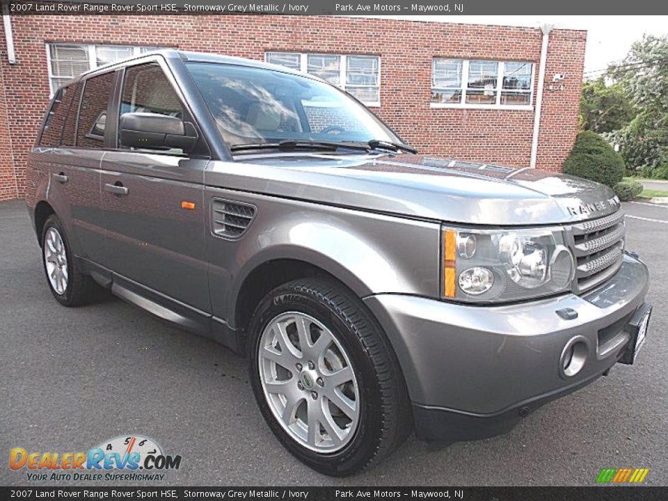 Front 3/4 View of 2007 Land Rover Range Rover Sport HSE Photo #7