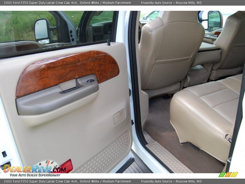 2003 Ford F350 Super Duty Lariat Crew Cab 4x4 Oxford White / Medium Parchment Photo #10