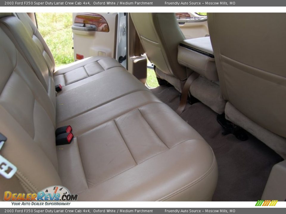 2003 Ford F350 Super Duty Lariat Crew Cab 4x4 Oxford White / Medium Parchment Photo #11