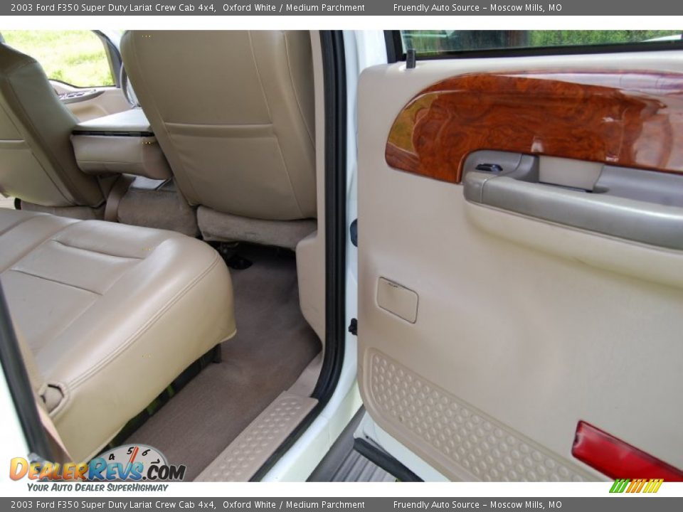 2003 Ford F350 Super Duty Lariat Crew Cab 4x4 Oxford White / Medium Parchment Photo #12