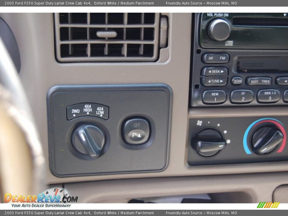 2003 Ford F350 Super Duty Lariat Crew Cab 4x4 Oxford White / Medium Parchment Photo #19