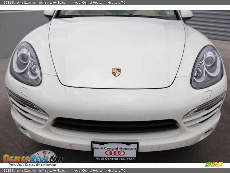 2012 Porsche Cayenne White / Luxor Beige Photo #2