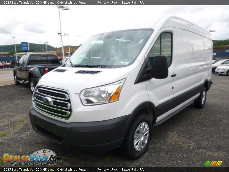 Front 3/4 View of 2015 Ford Transit Van 250 MR Long Photo #4