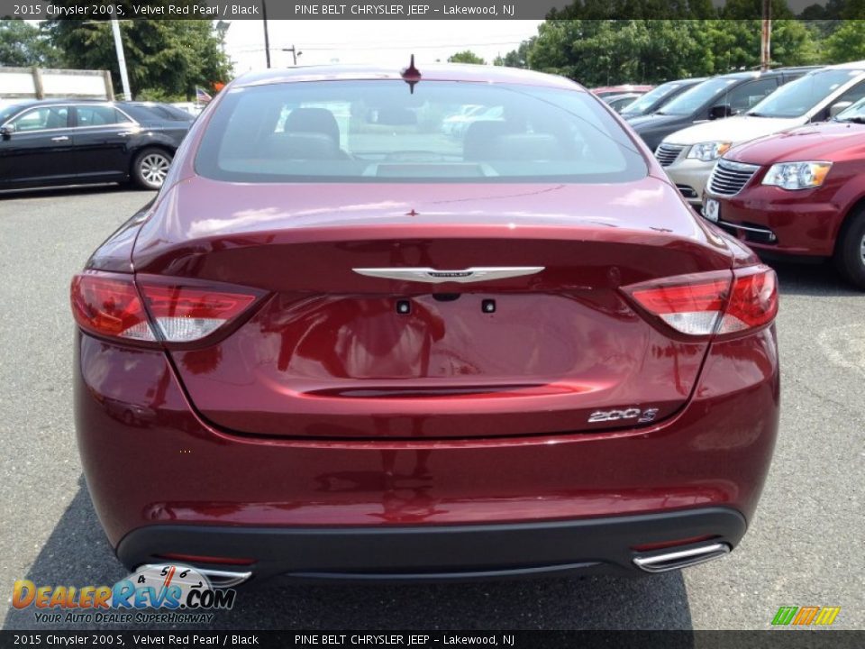 2015 Chrysler 200 S Velvet Red Pearl / Black Photo #5