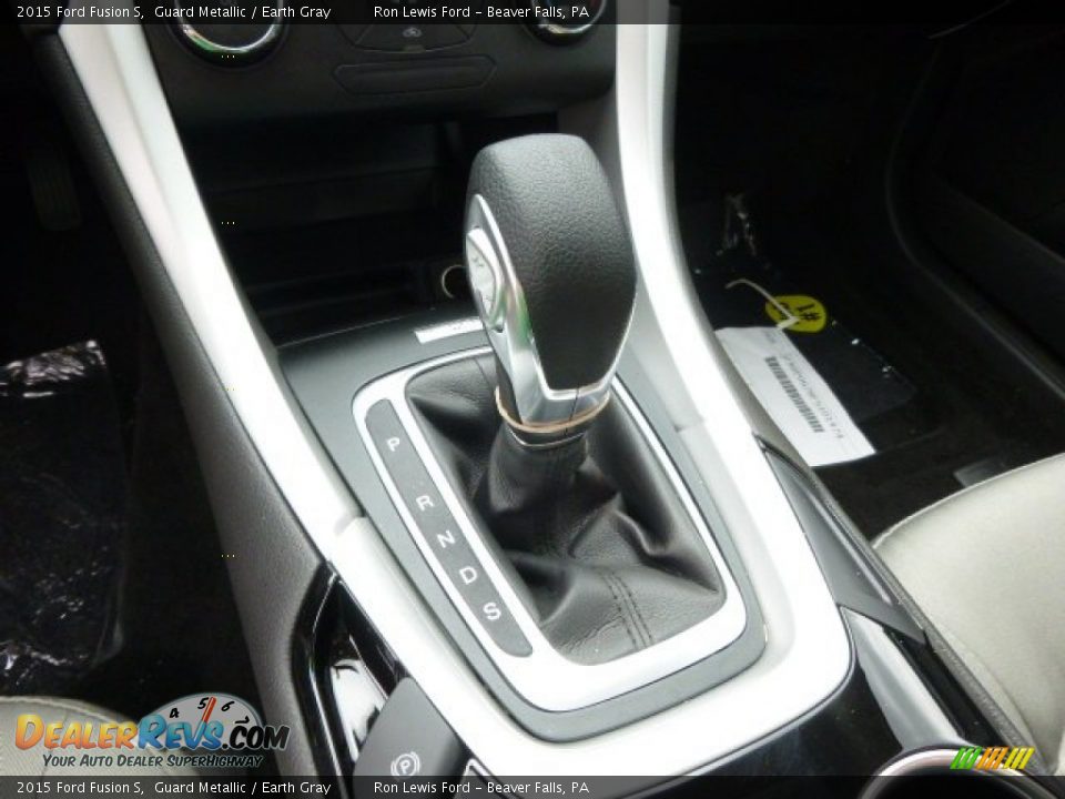 2015 Ford Fusion S Shifter Photo #18