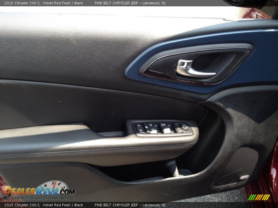 2015 Chrysler 200 S Velvet Red Pearl / Black Photo #8