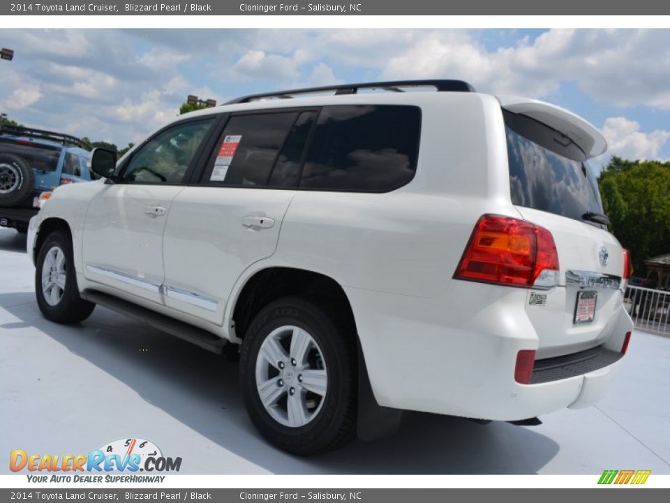 2014 Toyota Land Cruiser Blizzard Pearl / Black Photo #33