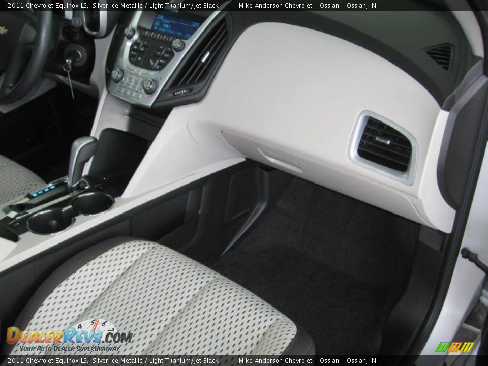 2011 Chevrolet Equinox LS Silver Ice Metallic / Light Titanium/Jet Black Photo #11