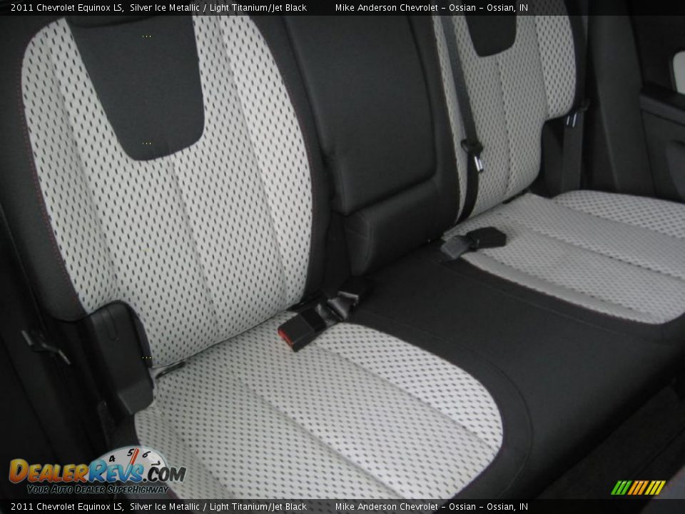 2011 Chevrolet Equinox LS Silver Ice Metallic / Light Titanium/Jet Black Photo #12