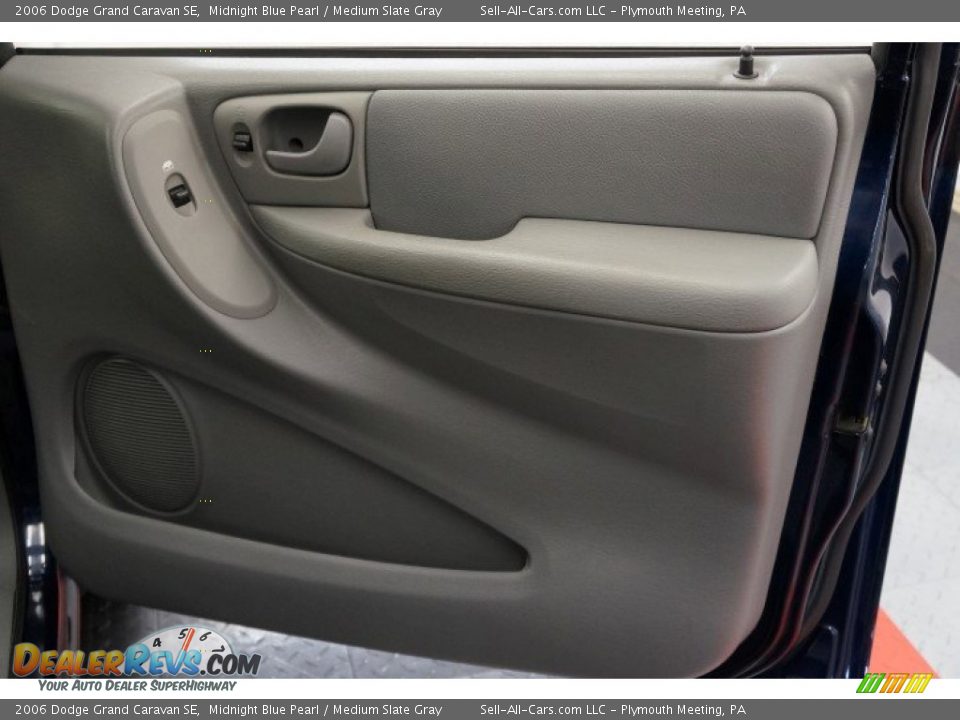 2006 Dodge Grand Caravan SE Midnight Blue Pearl / Medium Slate Gray Photo #24