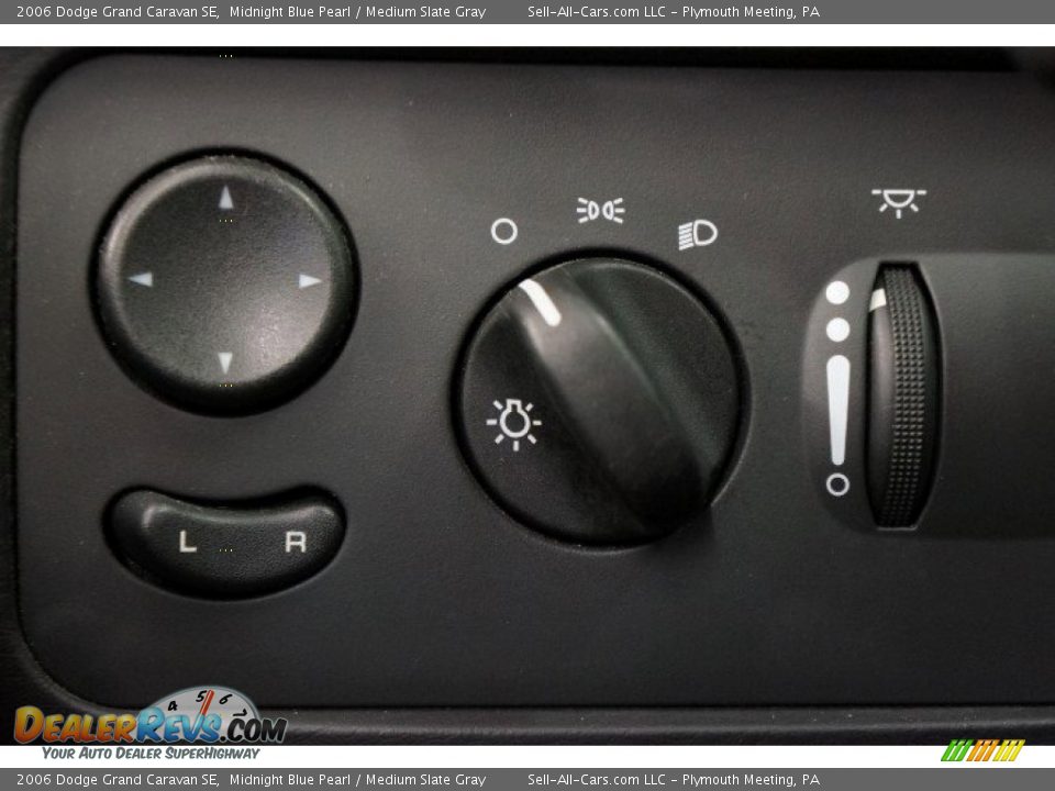 2006 Dodge Grand Caravan SE Midnight Blue Pearl / Medium Slate Gray Photo #32