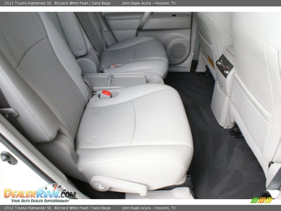 2012 Toyota Highlander SE Blizzard White Pearl / Sand Beige Photo #20