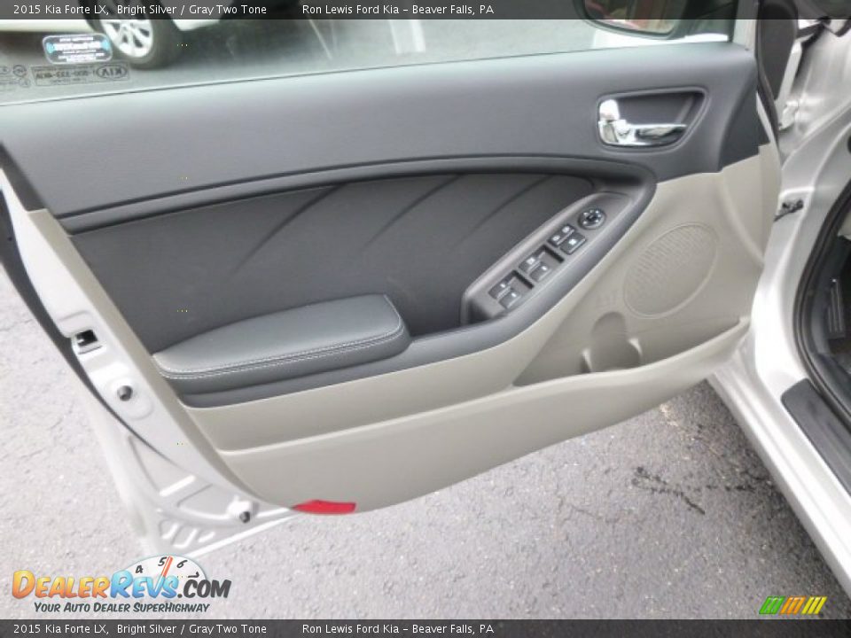 2015 Kia Forte LX Bright Silver / Gray Two Tone Photo #11